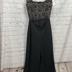 New with Tag. Windsor One Piece Wide Leg Jumpsuit. Two Piece Look. Size Small.